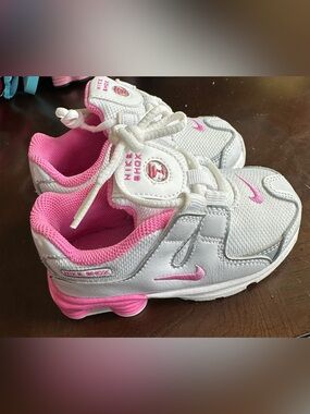 NEW Nike Shox Pink/White Sneakers Shoes, Toddler 6